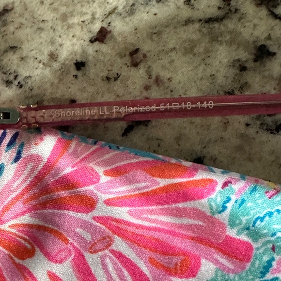 Lilly Pulitzer Polarized Sunglasses - Picture 4 of 5